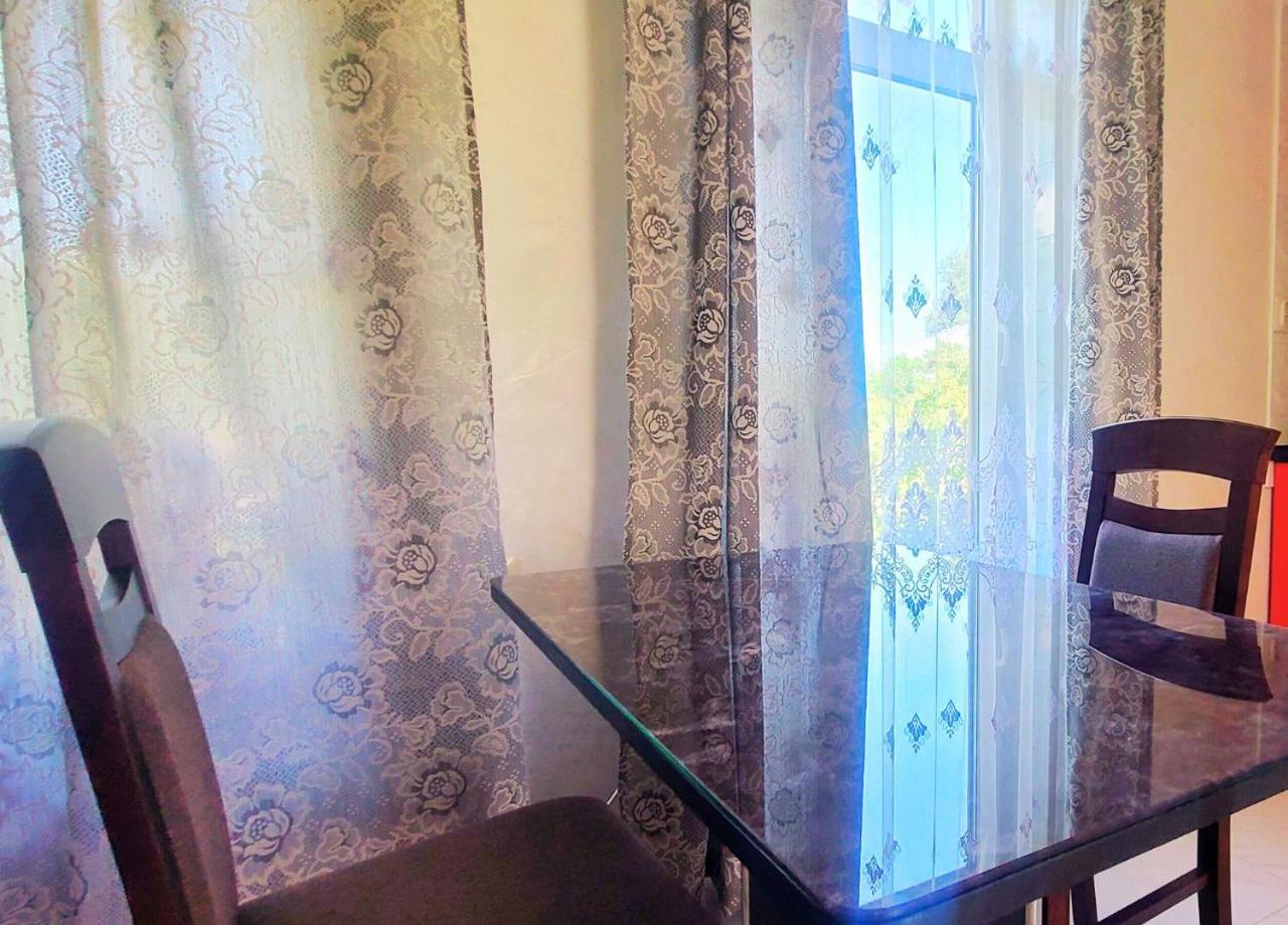 Апартаменти В Будиночку Біля Софіївського Парка Uman Exterior foto